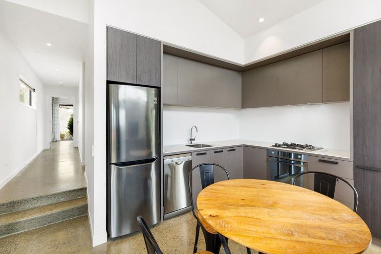 Photo of property in 9 Laguna Place, Matakatia, Whangaparaoa, 0930