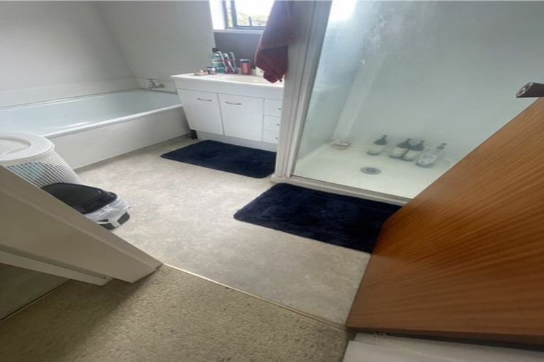 Photo of property in 75u3 Delhi Crescent, Khandallah, Wellington, 6035