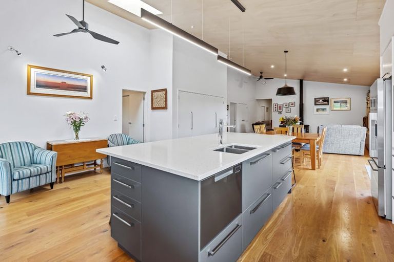 Photo of property in 2 Forest View Road, Te Kamo, Kamo, 0185