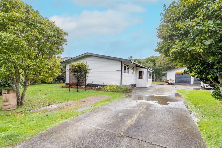 Photo of property in 9 Patterson Grove, Waikanae, 5036