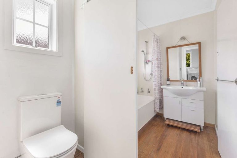 Photo of property in 21 Portia Street, Stratford, 4332