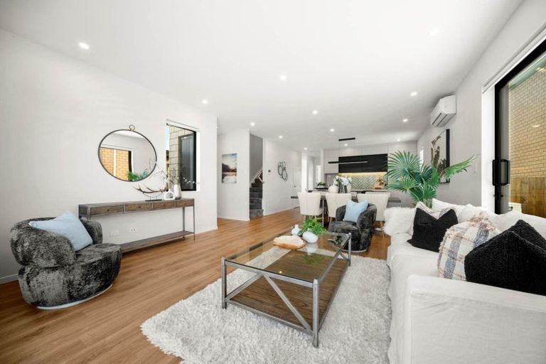 Photo of property in 43 Sunnyheights Road, Orewa, 0931