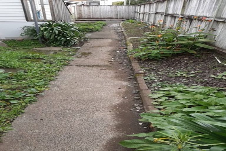 Photo of property in 2/127 Portage Road, New Lynn, Auckland, 0600