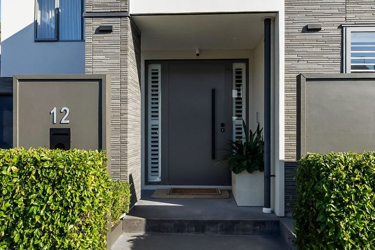 Photo of property in 12 Autere Street, Strandon, New Plymouth, 4312