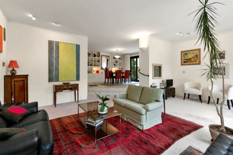 Photo of property in Highwic, 32u1 Hobson Street, Thorndon, Wellington, 6011