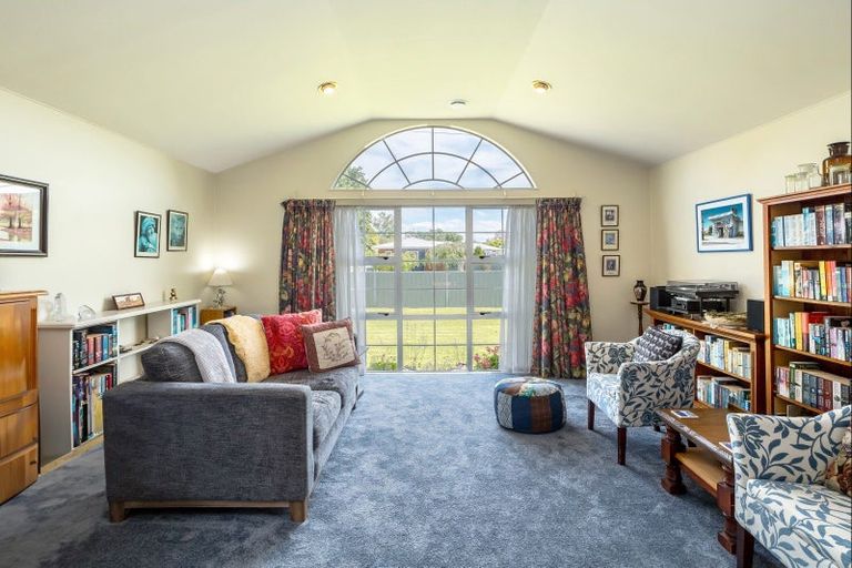 Photo of property in 15 Wood Street, Greytown, 5712