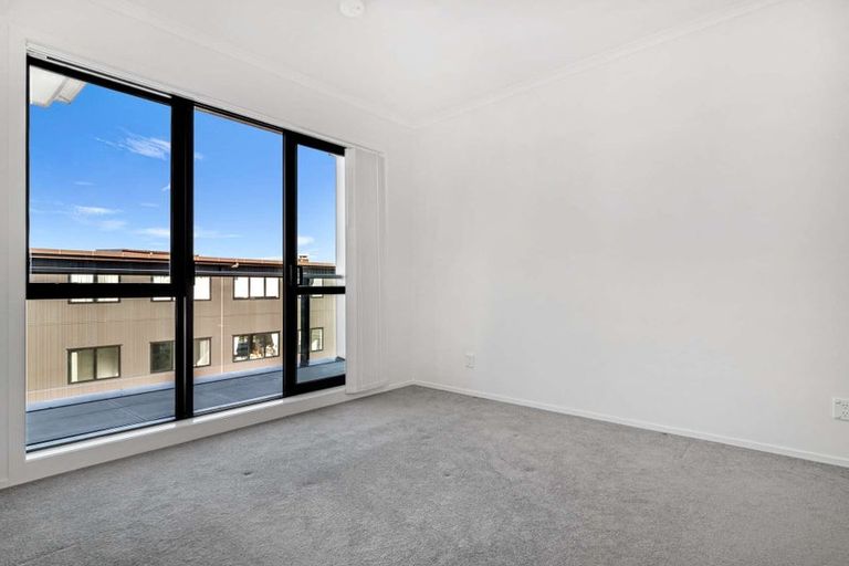 Photo of property in 17/11 Carlos Drive, Flat Bush, Auckland, 2016