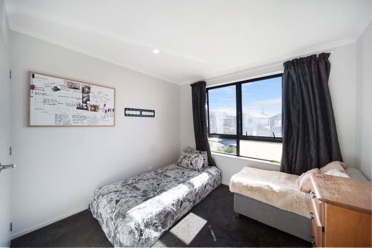 Photo of property in 70 Kaimoana Street, Weymouth, Auckland, 2103