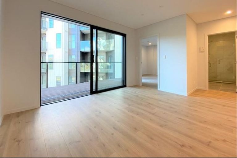 Photo of property in 44 Compton Street, Hillcrest, Auckland, 0627