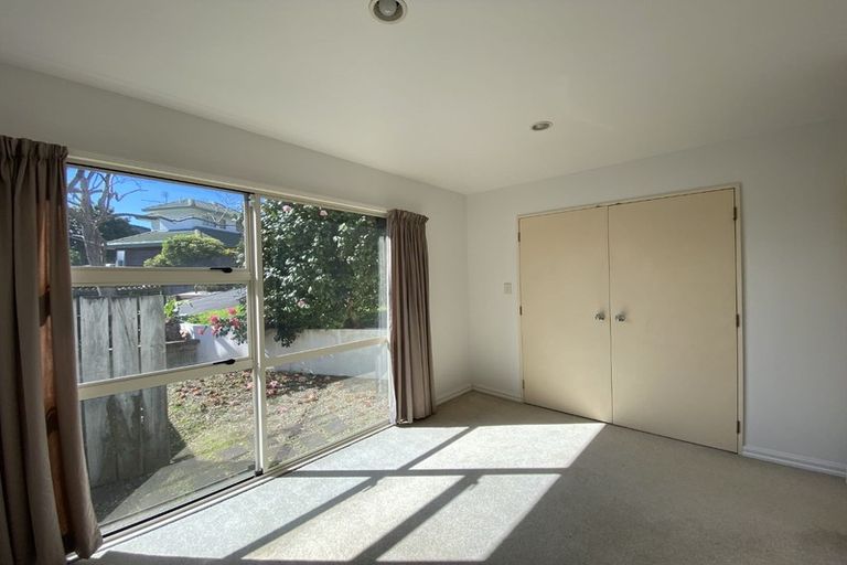 Photo of property in 19 Highbury Bypass, Birkenhead, Auckland, 0626