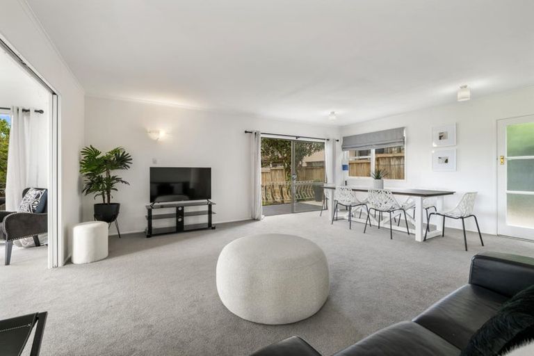 Photo of property in 2 Francis Street, Hauraki, Auckland, 0622