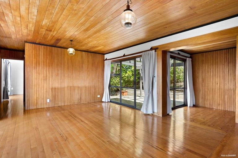 Photo of property in 63 Woodlands Crescent, Browns Bay, Auckland, 0630