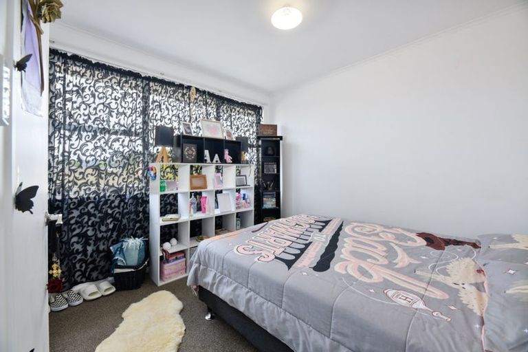 Photo of property in 3 Statesman Street, Henderson, Auckland, 0612