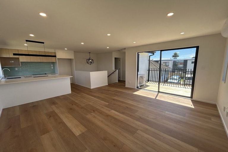 Photo of property in 15a Arimu Road, Papakura, 2110