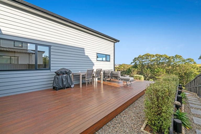 Photo of property in 34 Paparahi Place, Wainui, Silverdale, 0992