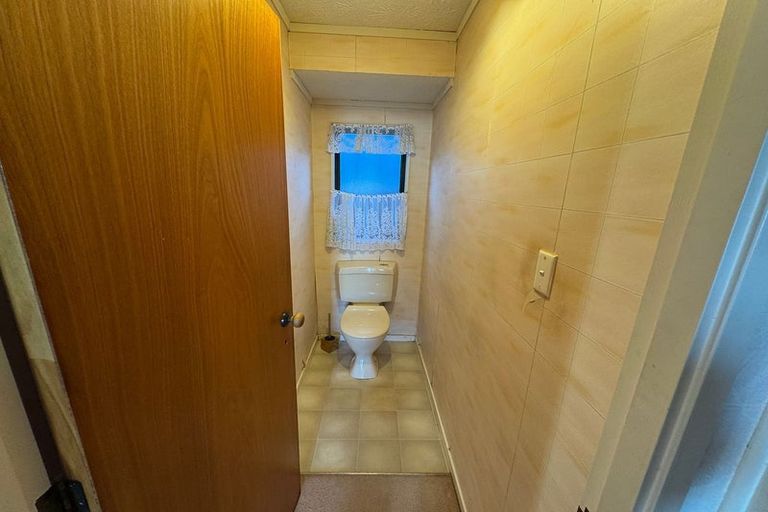 Photo of property in 131 Sunset Road, Totara Vale, Auckland, 0632