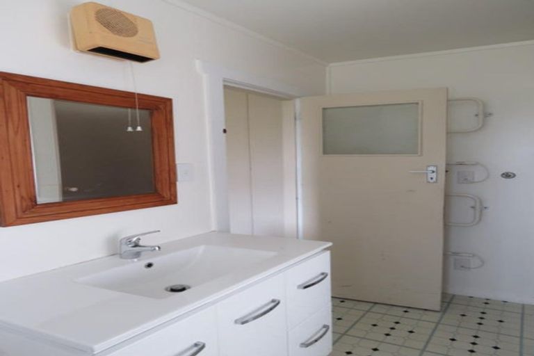 Photo of property in 40 Hine Street, New Plymouth, 4310