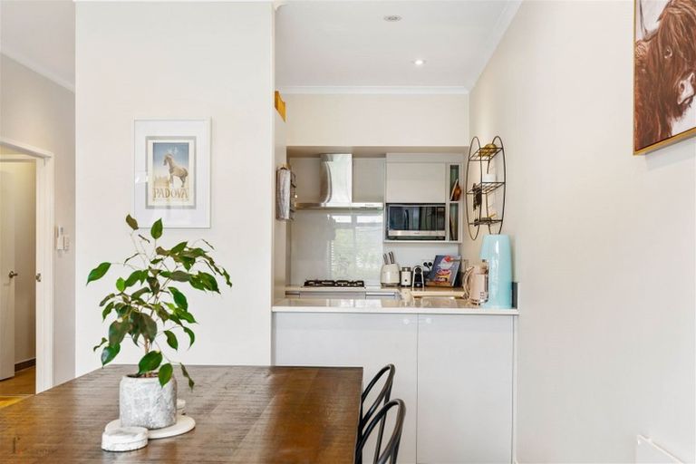 Photo of property in 20 Teal Way, Hobsonville, Auckland, 0616