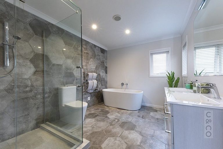 Photo of property in 80 Pohutukawa Parade, Riverhead, 0820