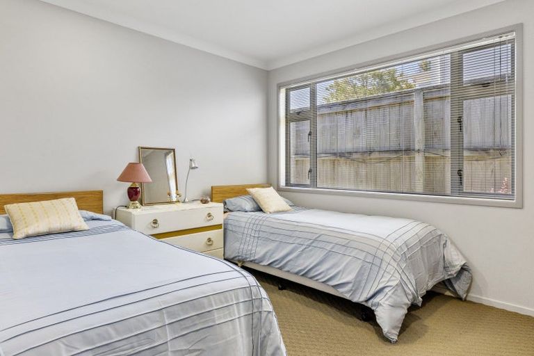 Photo of property in 2/30 Ingle Avenue, Waipahihi, Taupo, 3330