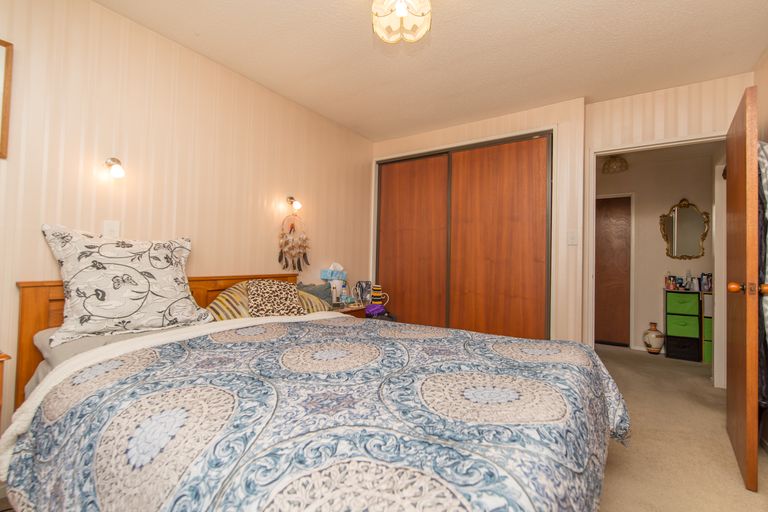 Photo of property in 15 Flaxwood Lane, Waltham, Christchurch, 8023