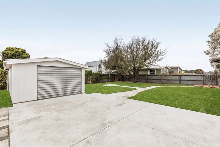Photo of property in 43 Aldershot Street, Aranui, Christchurch, 8061