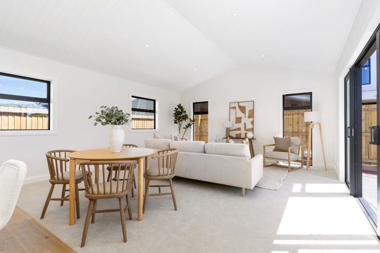 Photo of property in 157 Centaurus Road, Saint Martins, Christchurch, 8022