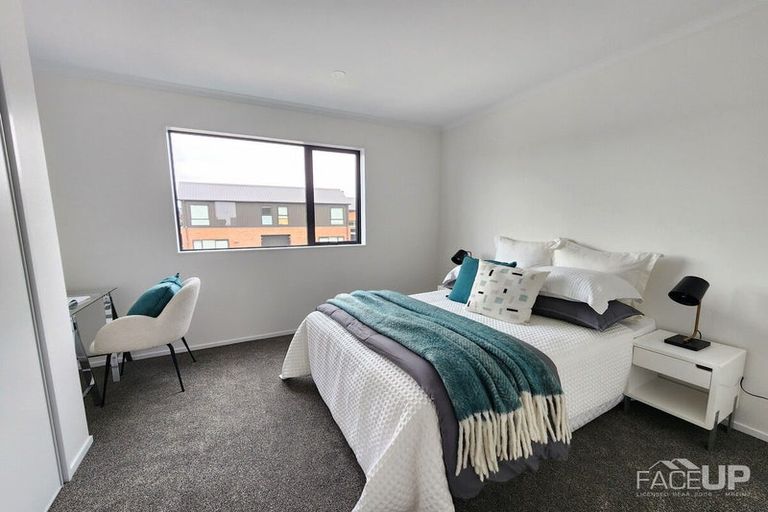 Photo of property in 18 Hema Road, Hobsonville, 0616