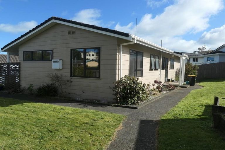 Photo of property in 37 Guadeloupe Crescent, Grenada Village, Wellington, 6037