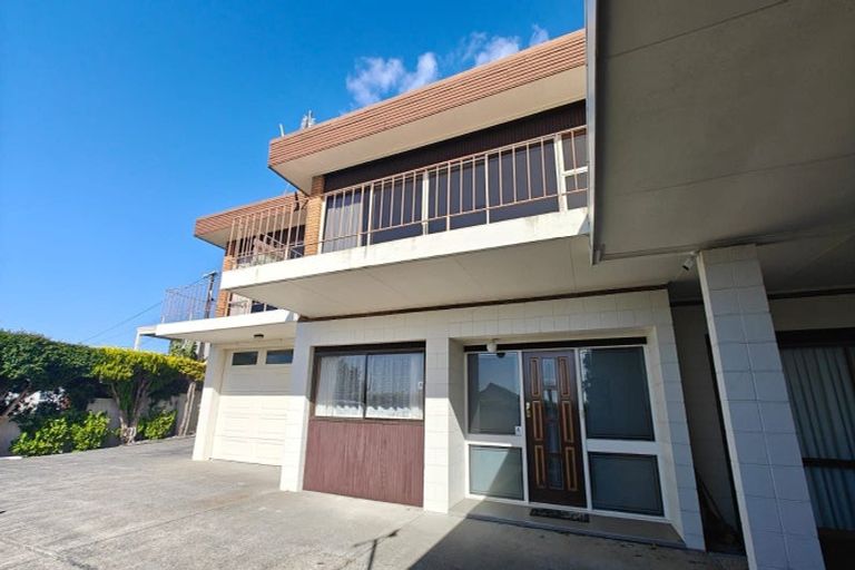 Photo of property in 149 East Coast Road, Castor Bay, Auckland, 0620