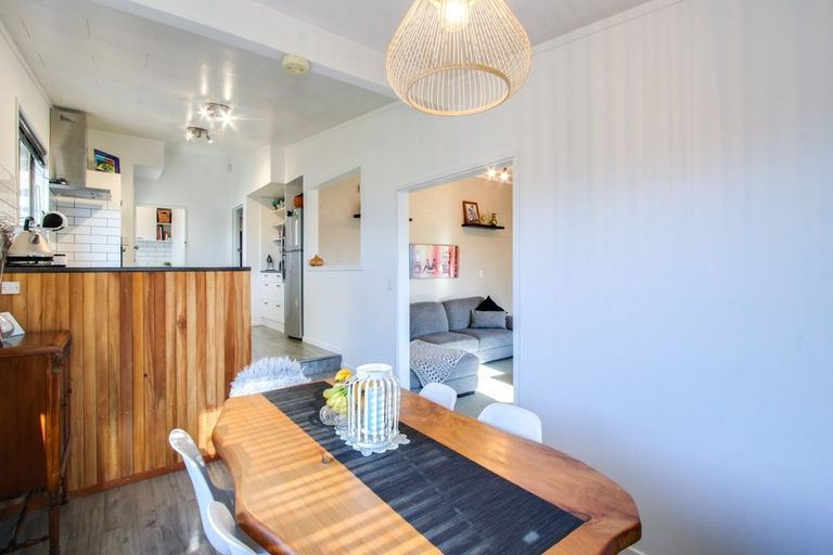 Photo of property in 21 Freyberg Avenue, Tamatea, Napier, 4112