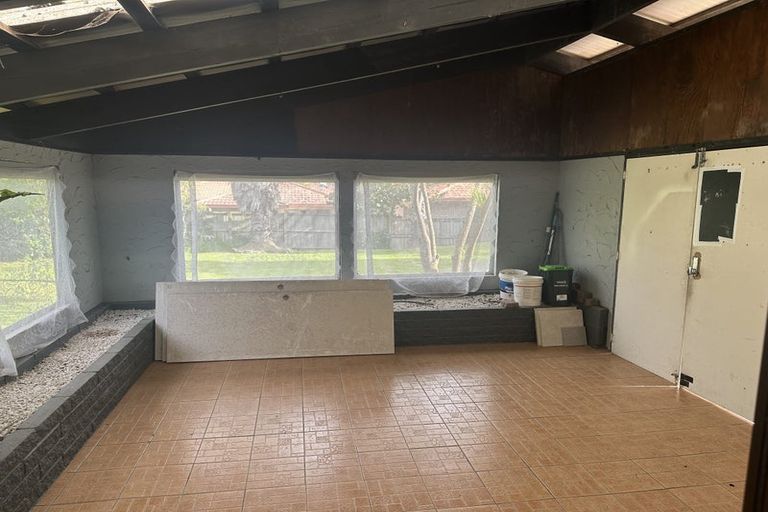 Photo of property in 12 Miller Road, Mangere Bridge, Auckland, 2022