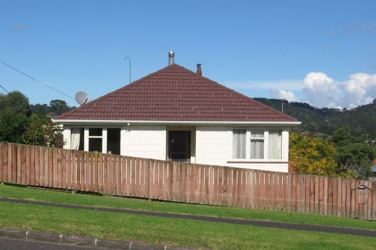 Photo of property in 44 Savoy Road, Glen Eden, Auckland, 0602