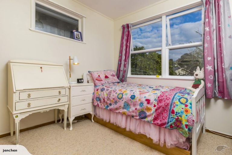 Photo of property in 6 Lauris Place, Birkdale, Auckland, 0626