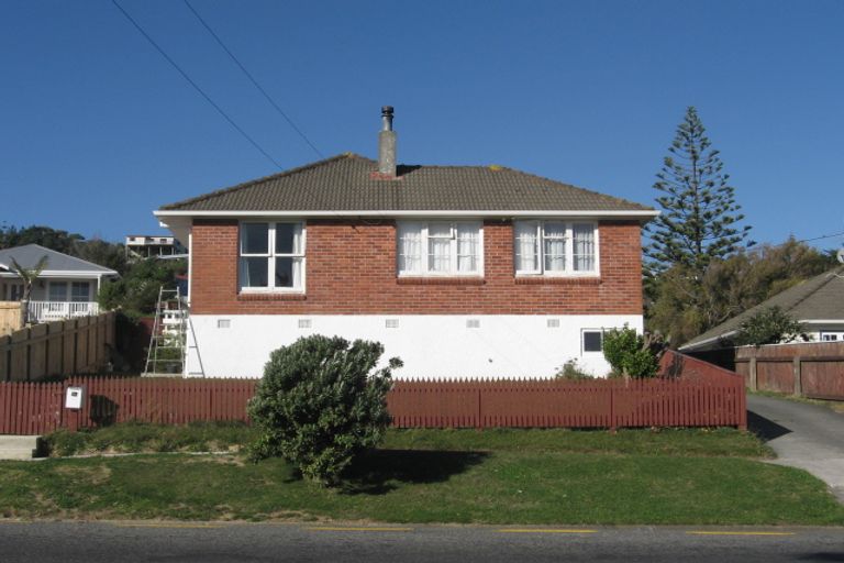 Photo of property in 30 Dimock Street, Titahi Bay, Porirua, 5022