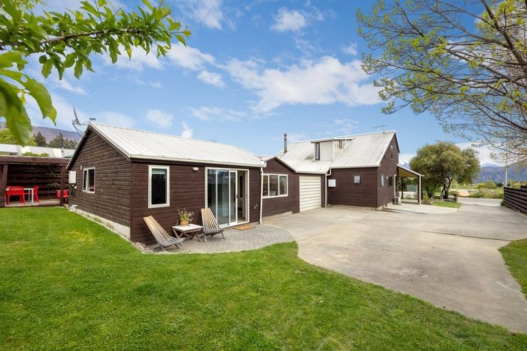 Photo of property in 9 Kings Drive, Wanaka, 9305