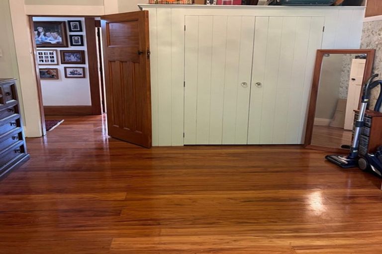 Photo of property in 44 Victoria Street, Carterton, 5713