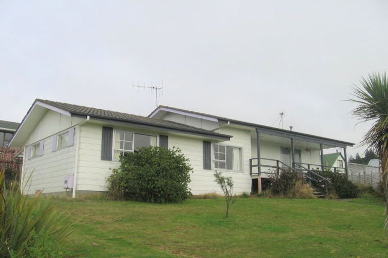 Photo of property in 208 Staithes Drive South, Whitby, Porirua, 5024