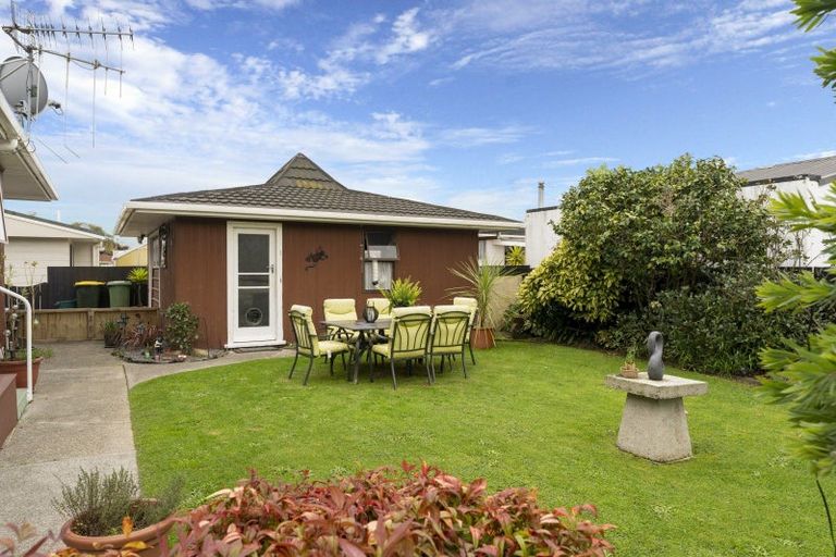 Photo of property in 10 Te Kama Street, Levin, 5510