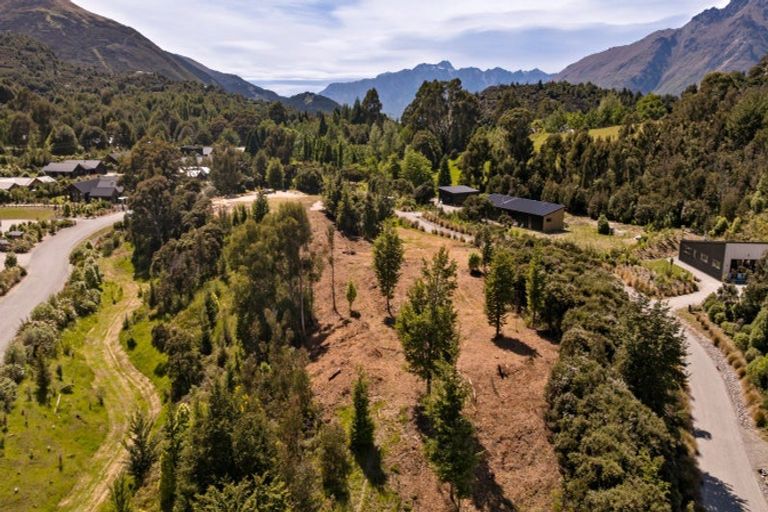 Photo of property in 19 Haast Eagle Road, Mount Creighton, 9371