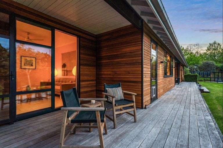 Photo of property in 2 Tamahunga Drive, Matakana, Warkworth, 0985