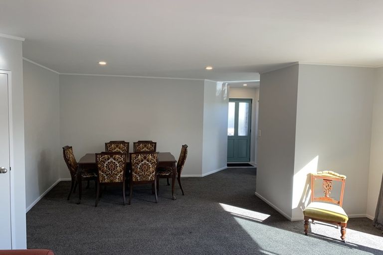 Photo of property in 16 Imelda Road, Te Atatu Peninsula, Auckland, 0610