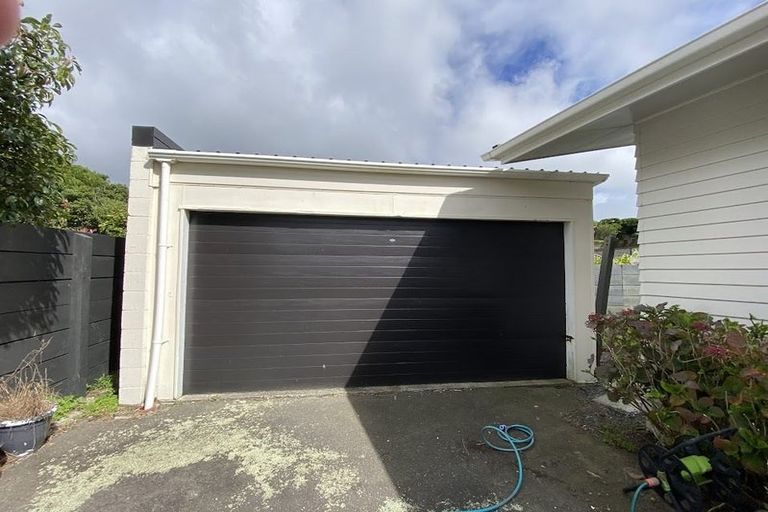 Photo of property in 4 Chudleigh Grove, Churton Park, Wellington, 6037