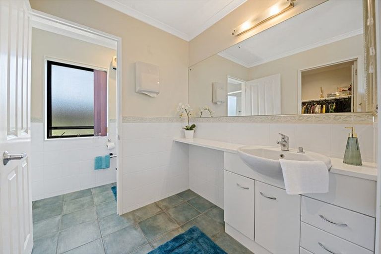 Photo of property in 31 Lough Bourne Drive, Pukekohe, 2120