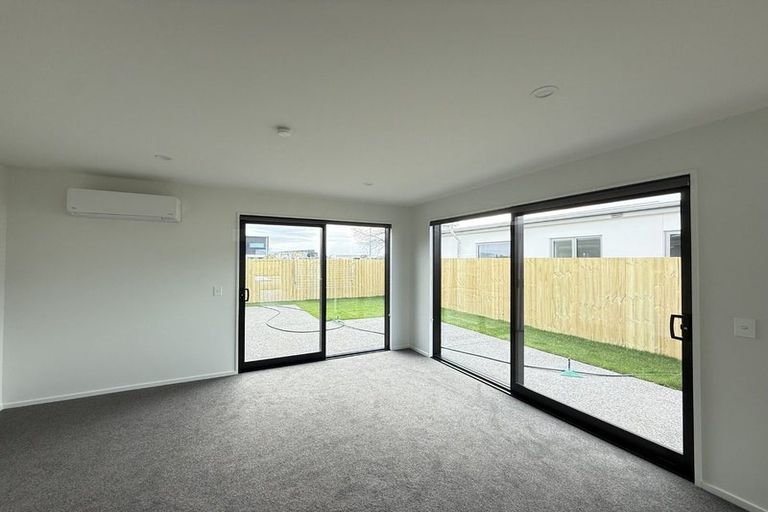 Photo of property in 19 Rita Angus Road, Belfast, 8051