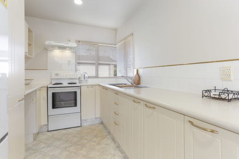 Photo of property in 30 The Grove, Red Beach, 0932