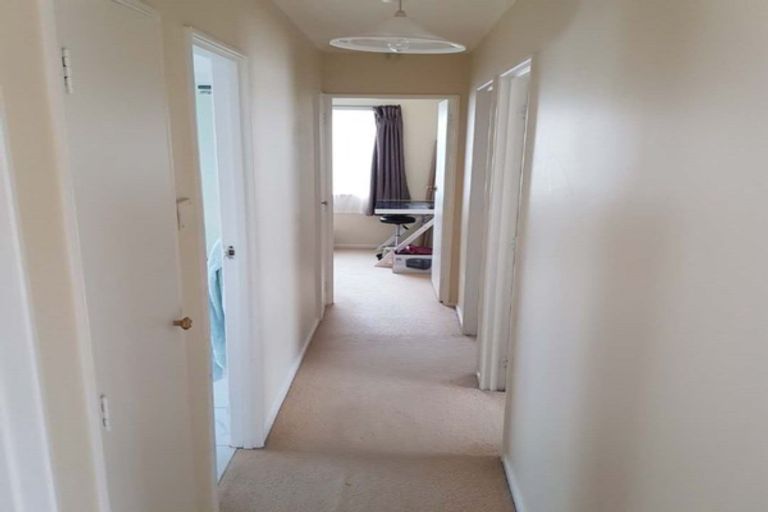 Photo of property in 1/22 Becroft Drive, Forrest Hill, Auckland, 0620
