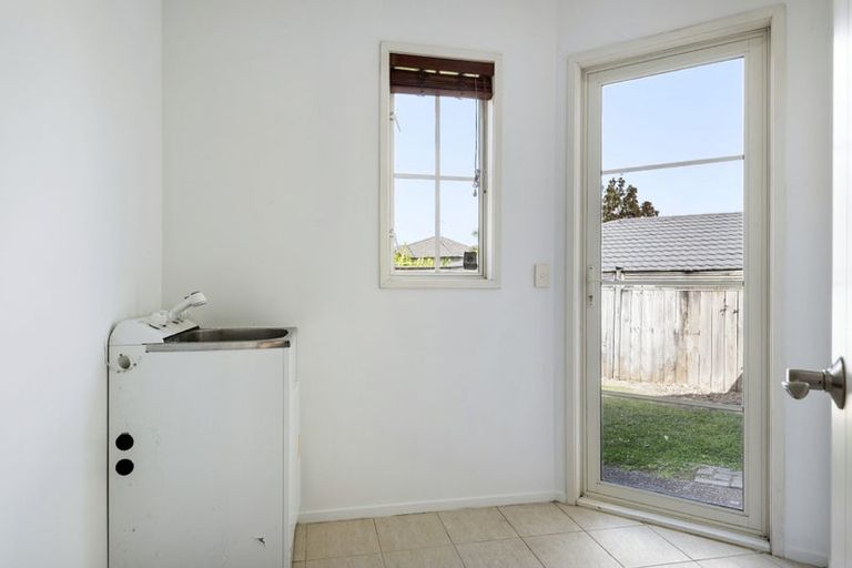 Photo of property in 1 Scarlet Oak Drive, Schnapper Rock, Auckland, 0632