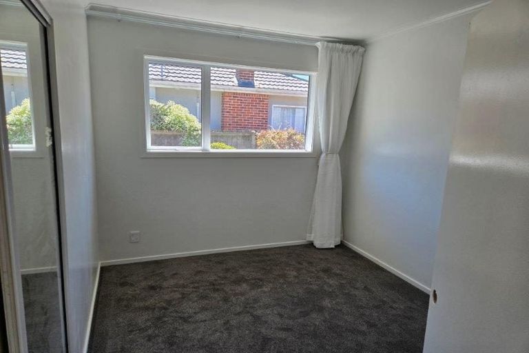 Photo of property in 102 Yaldhurst Road, Sockburn, Christchurch, 8042