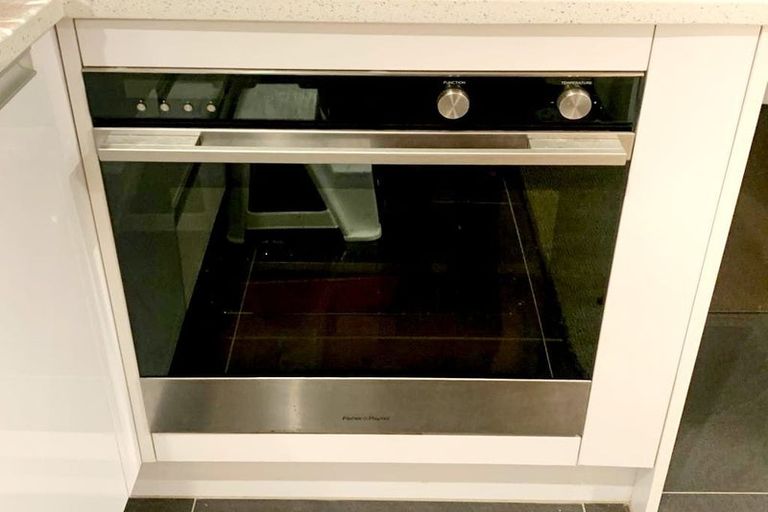 Photo of property in 37 Newington Road, Henderson, Auckland, 0612